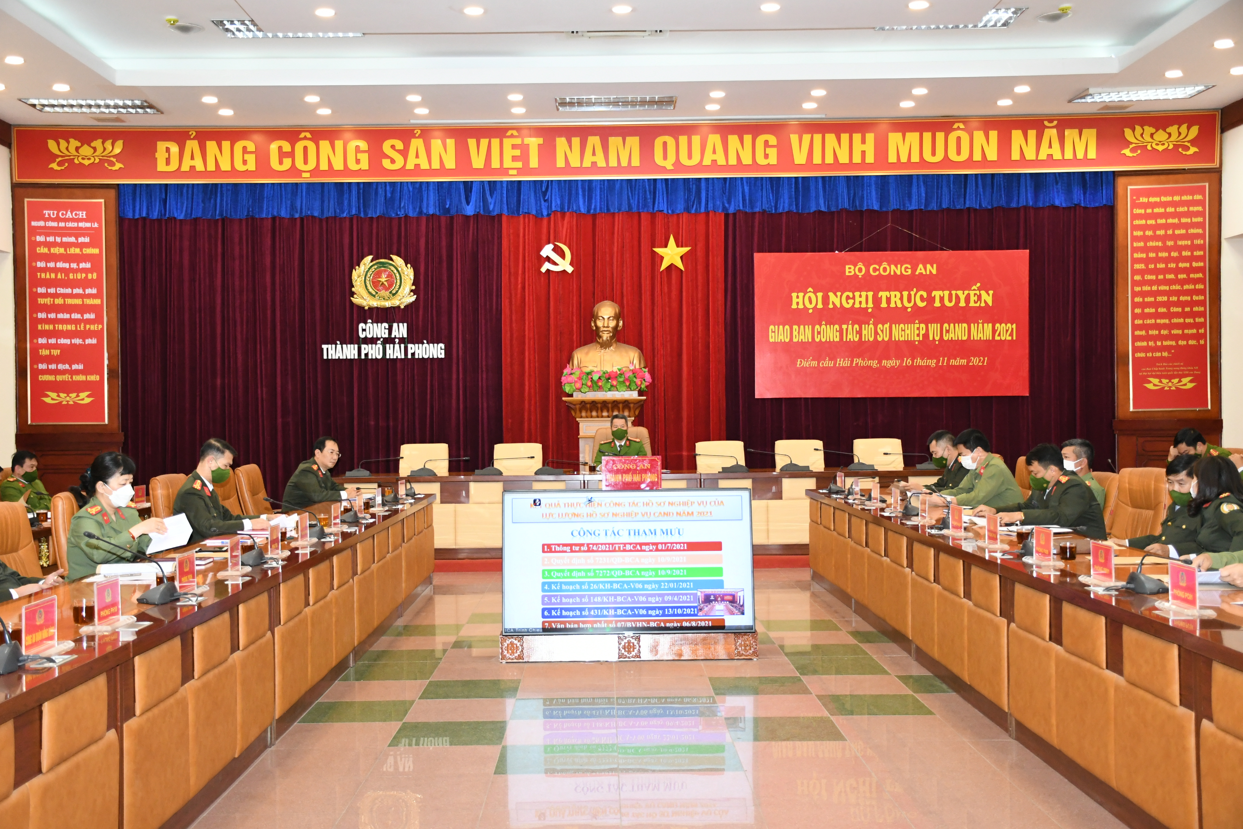 Xây dựng lực lượng Hồ sơ nghiệp vụ vững mạnh, công tác hồ sơ ngày càng phát triển, khoa học, hiện đại